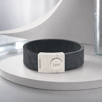 Dacaya donkerblauwe leren armband met RVS sluiting en gravure