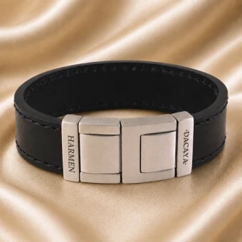 Dacaya Fat Chopper blauwe leren armband met gravure