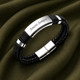 Dubbele strak gevlochten leren armband met graveerplaat en gravure