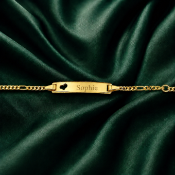 Gouden figaro armbandje met uitgesneden hartje en gravure