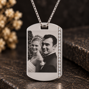 Zilverkleurige foto hanger met steentjes en eigen foto
