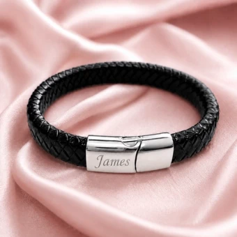 Rond gevlochten bruin leren armband