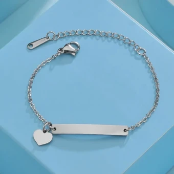 Stalen kinderarmbandje met hartje inclusief naam graveren