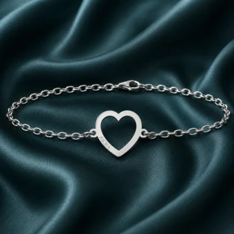Zilveren hartjesarmband met gegraveerde naam