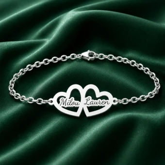 Zilveren armband met twee hartjes en naamgravure