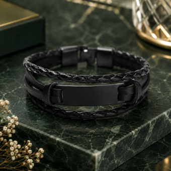 Zwarte leren armband met RVS graveerplaat