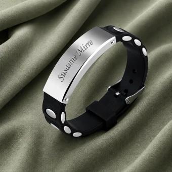 Zwarte armband met RVS plaat en gesp met gravure