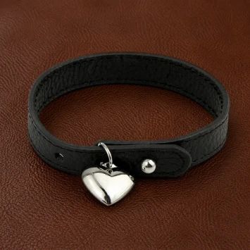 Armband met hartjes bedel