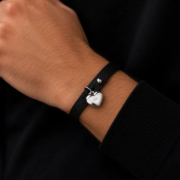 Armband met hartjes bedel