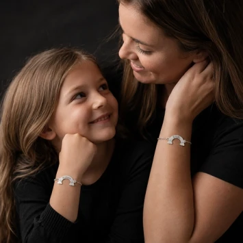 Zilveren regenboog armbandjes met naamgravure