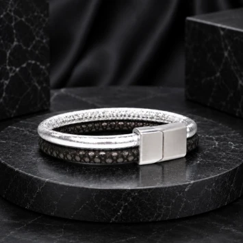 B&L leren armband met twee gevlochten banden