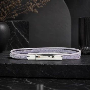Paarse leren armband met gravure en hoogglans sluiting