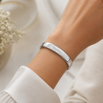 Ovale zilveren bangle 10 mm met persoonlijke gravure