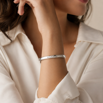 Zilveren ovale bangle met persoonlijke gravure
