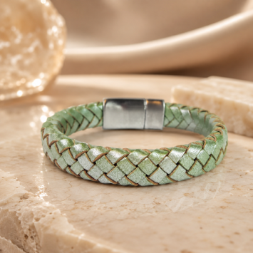 B&L gevlochten leren armband groen