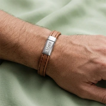Bruin afgewerkte lederen armband