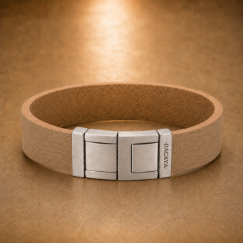 Camel leren Dacaya Rough Side armband met gegraveerde vingerafdruk