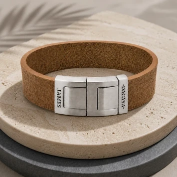 Dacaya Rough Side Camel leren armband met gravure