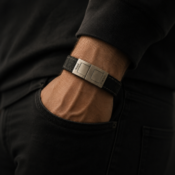 Dacaya Maxtor Croco Blue leren armband met gravure