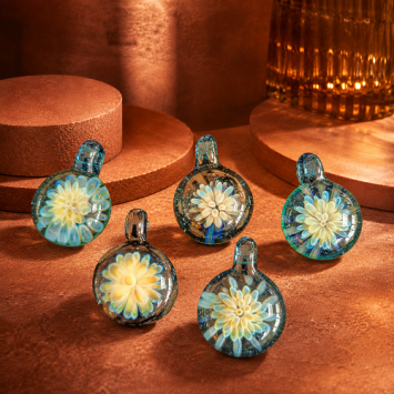 Dahlia hanger glas lichtblauw - blauw - amber