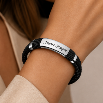 Dubbele strak gevlochten leren armband met graveerplaat en gravure