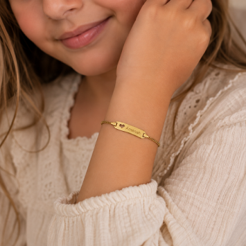 Gold plated baby armbandje met naam en hartje
