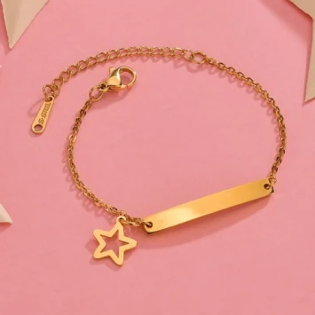 Goud stalen kinderarmbandje met ster