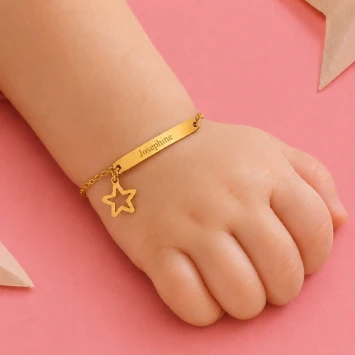 Goud stalen kinderarmbandje met ster