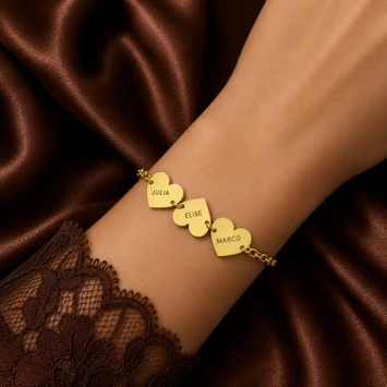 Gouden armband drie hartjes met naam Names4ever