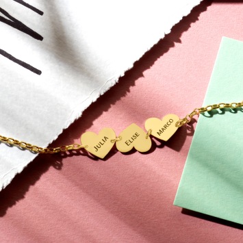 Gouden armband drie hartjes met naam Names4ever