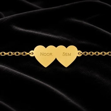 Gouden armband met twee hartjes