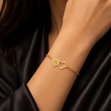 Gouden hartjes armband vier namen Names4ever