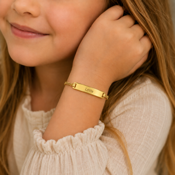 Gouden armbandje met graveerplaat