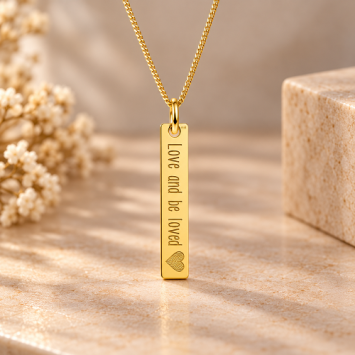 Gouden Bar naamketting hanger met gravure en hart Names4Ever