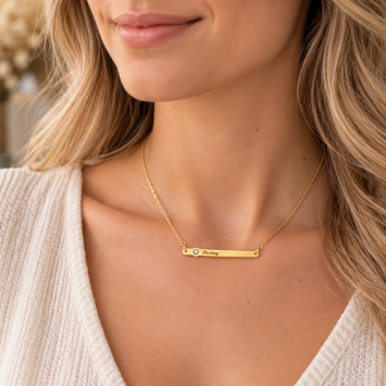 Gouden naamketting met Zirkonia en eigen naam