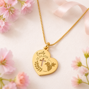 Gouden communie hanger hart met naam en datum – persoonlijk communie cadeau