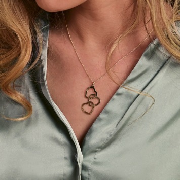 Gouden hanger drie harten met namen