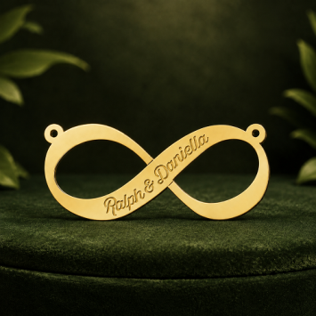 Gouden infinity hanger met persoonlijke gravure  