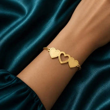 Gouden hart armband met drie hartjes Names4ever