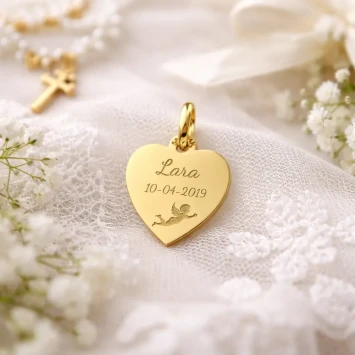 Gouden hanger hart met engel - gepersonaliseerd communie cadeau