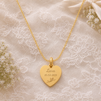 Gouden hanger hart met engel - gepersonaliseerd communie cadeau