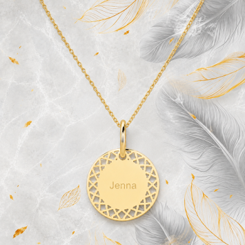 Gouden ketting met foto hanger rond met sierlijke rand
