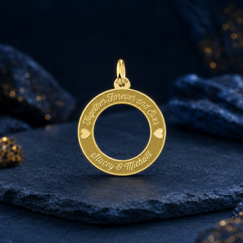 Gouden ketting hanger rond met twee hartjes