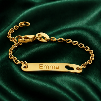 Gouden kinderarmbandje met plaat en hartje