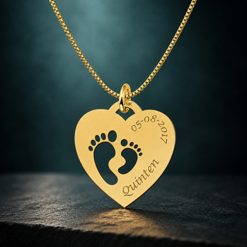 Gouden mama hanger met hart babyvoetjes en persoonlijke gravure
