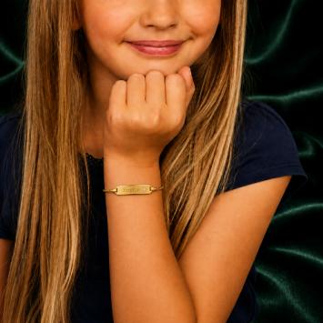 Gouden naam armband kind met zirkonia
