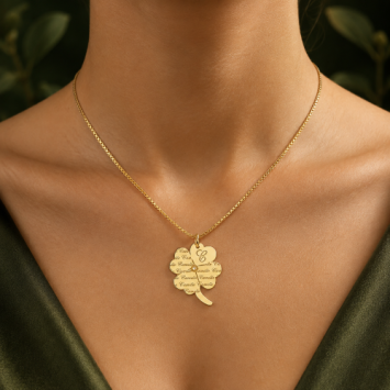 Gouden naamhanger klavertje vier met naamgravure