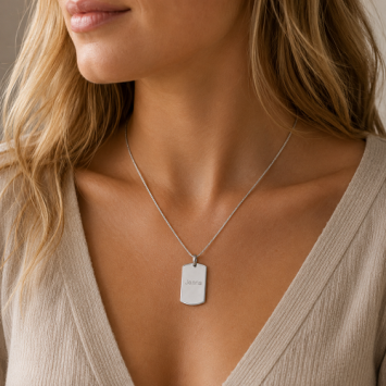Zilverkleurige ID hanger met gravure