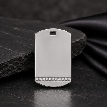 Zilverkleurige ID hanger met siersteentjes