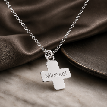 Zilveren ketting met kruisje en persoonlijke gravure